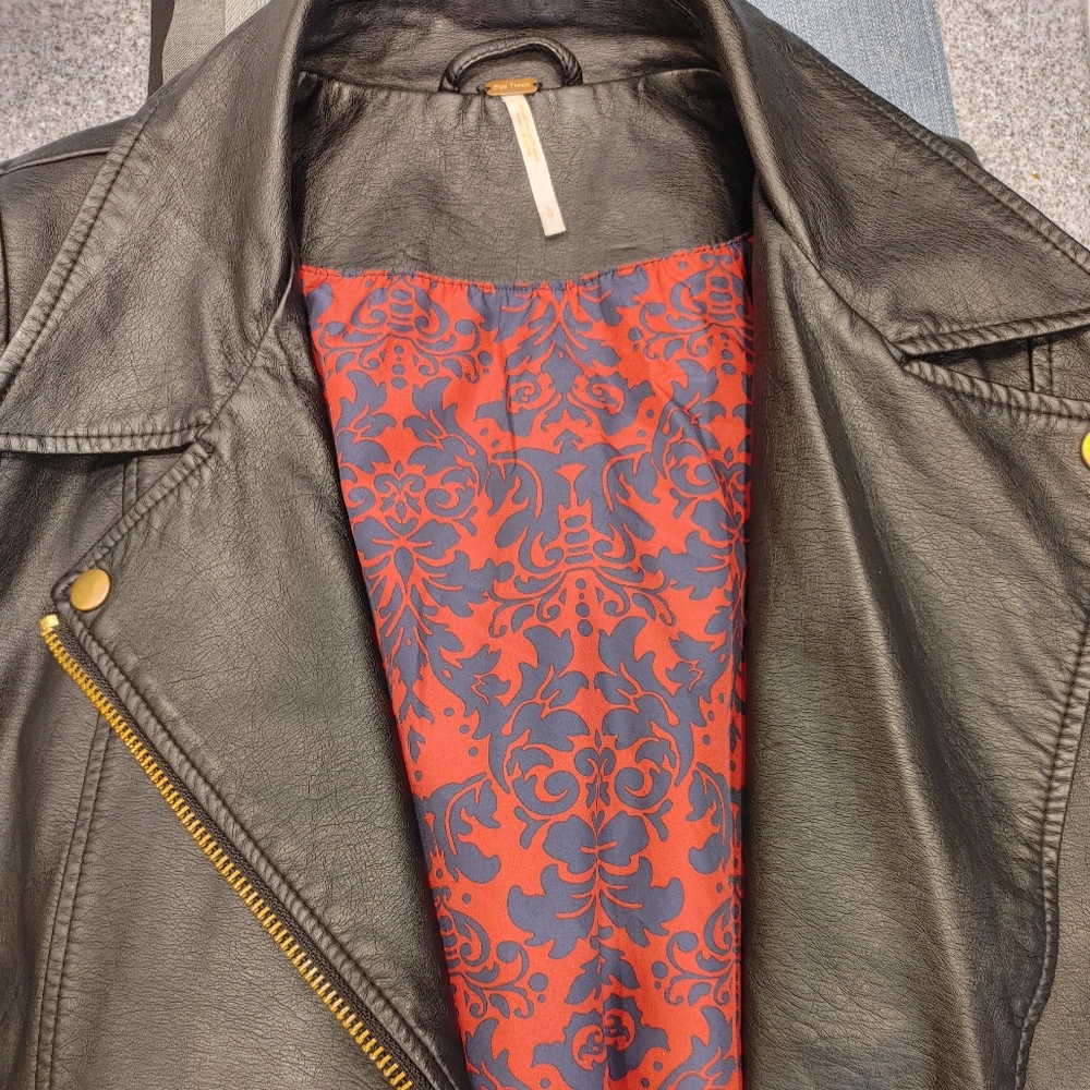 Black Faux Leather Moto Jacket - Women - Picture 11 of 14